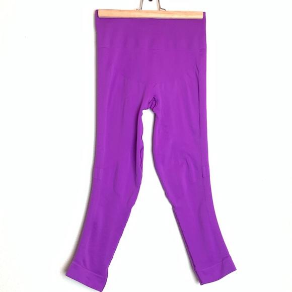 Lululemon In the Zone Compression 3/4 Legging - Picture 4 of 7